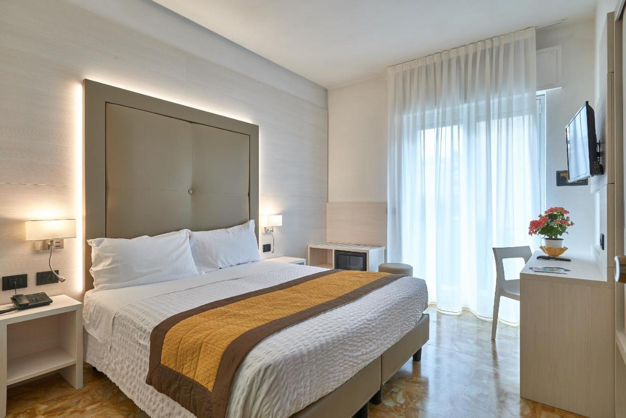 Hotel Adler Алассио Экстерьер фото